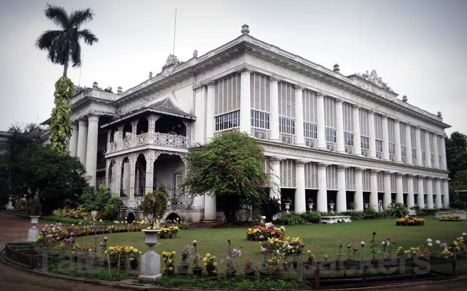Marble Palace Historical places in Kolkata