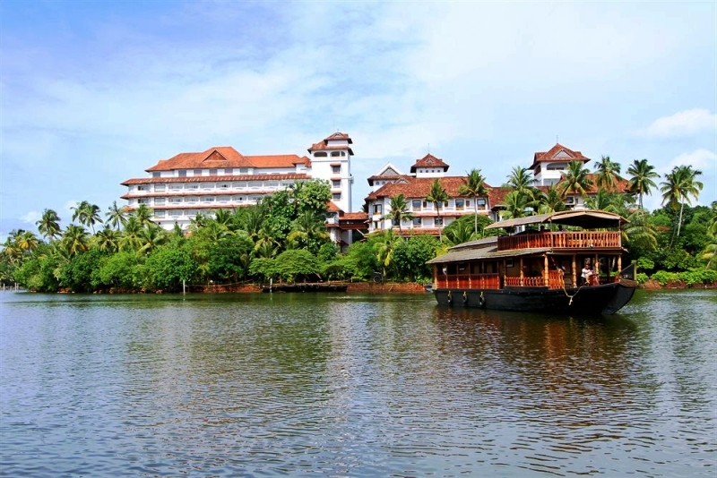 Ashtamudi Lake Tourist Places in Kollam