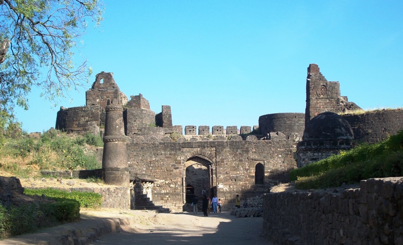 Daulatabad Fort Tourist Places in Aurangabad