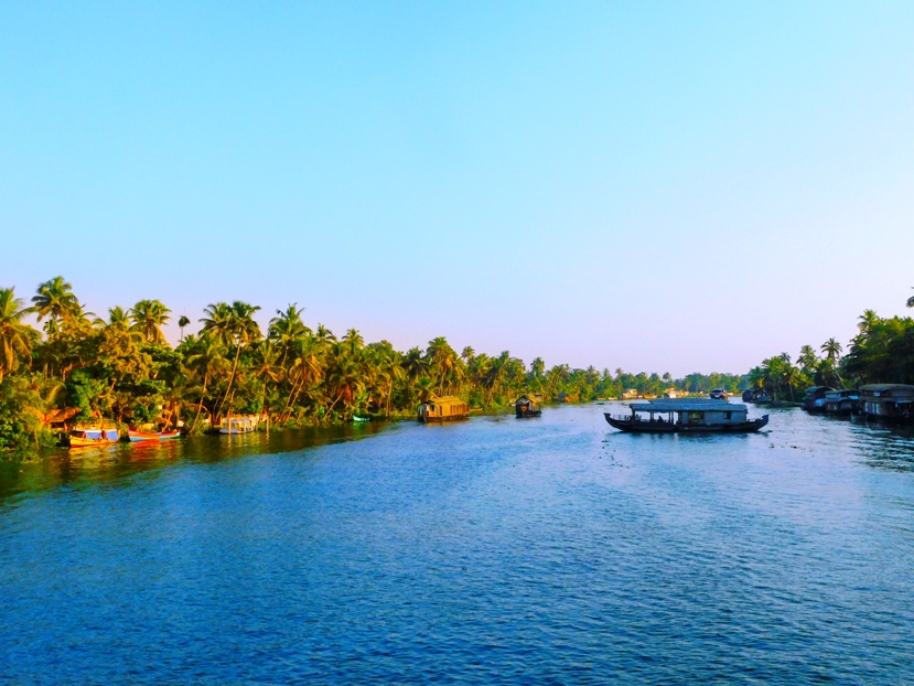 Kumarakom Backwaters Tourist Places in Kottayam